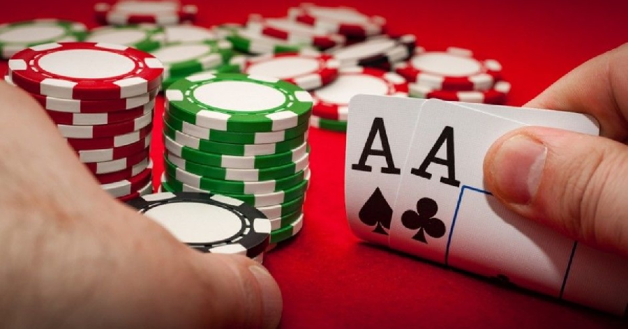 Online Baccarat Defined and Explored – The Basics