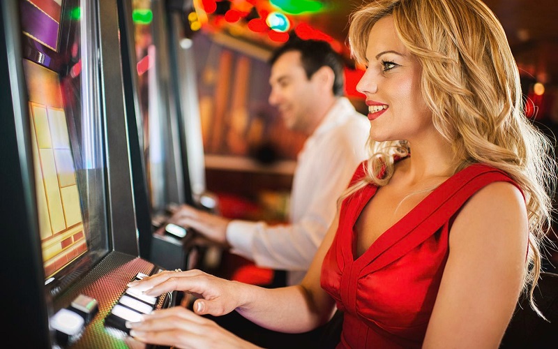 How to Win at Slot Machines and Other Useful Tips
