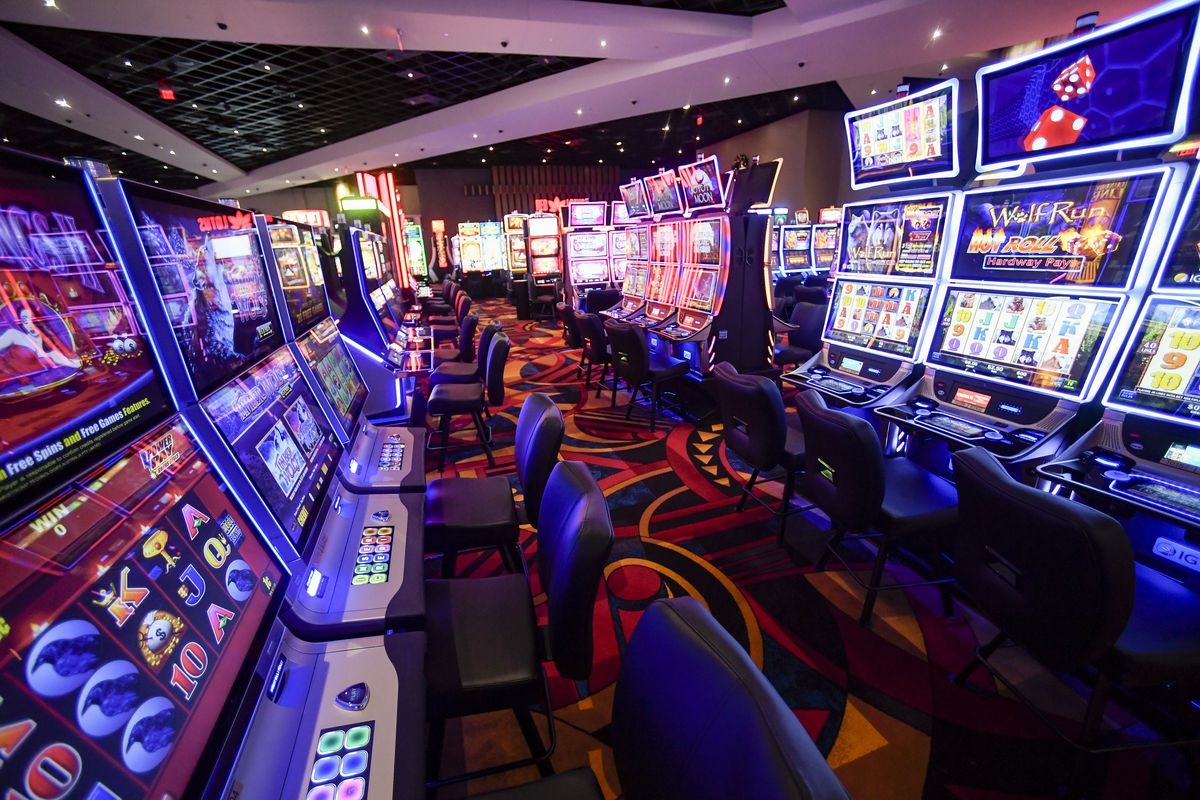 Online Casinos Offering Slot Games with a Chance to Win Huge