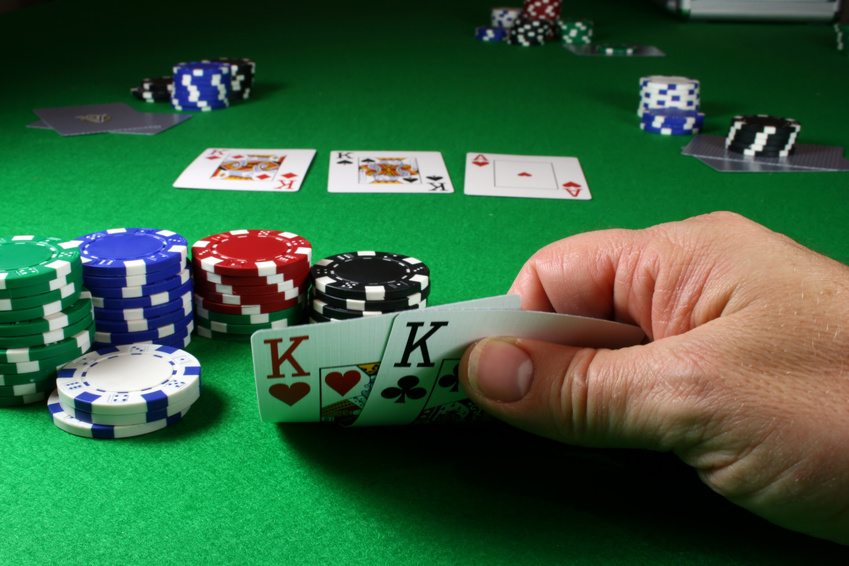 Know More about Online Casino Games in Depth