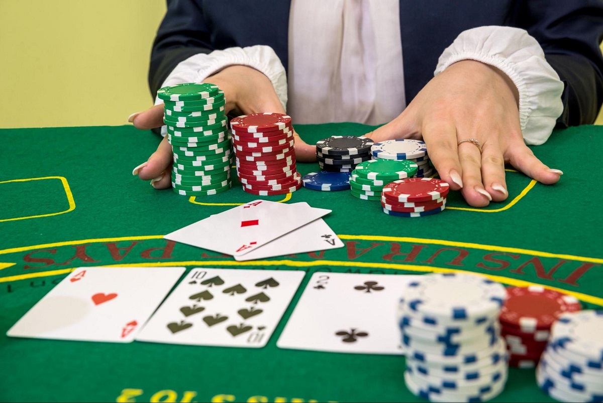 Why You Should Learn to Play Poker: The Benefits Beyond the Casino